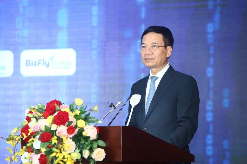 bo-truong-bo-tttt-nguyen-manh-hung