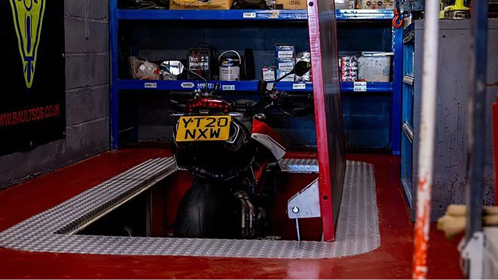 he-thong-chom-trom-xe-may