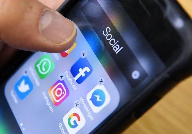 facebook-cam-tai-khoan-nga-o-ukraine