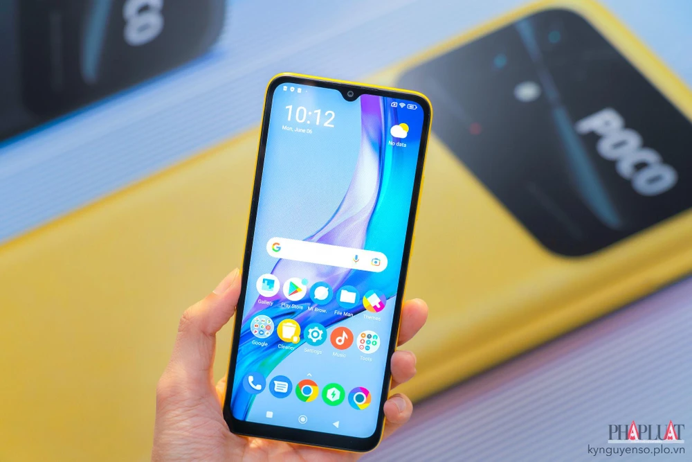 POCO C40 nổi bật với viên pin 6.000 mAh. Ảnh: TIỂU MINH