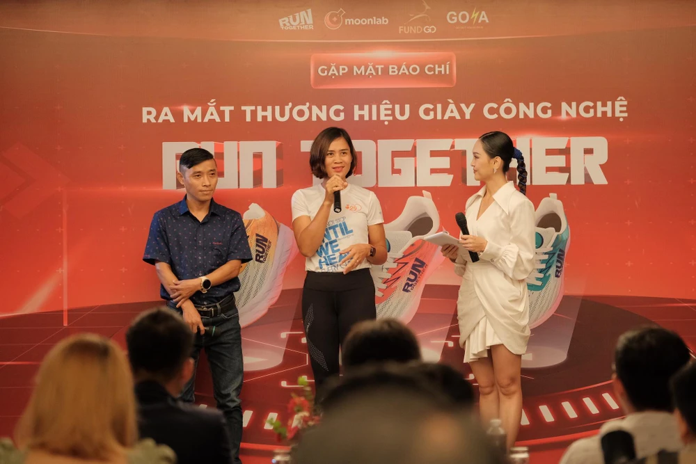 giay-chay-bo-run-together