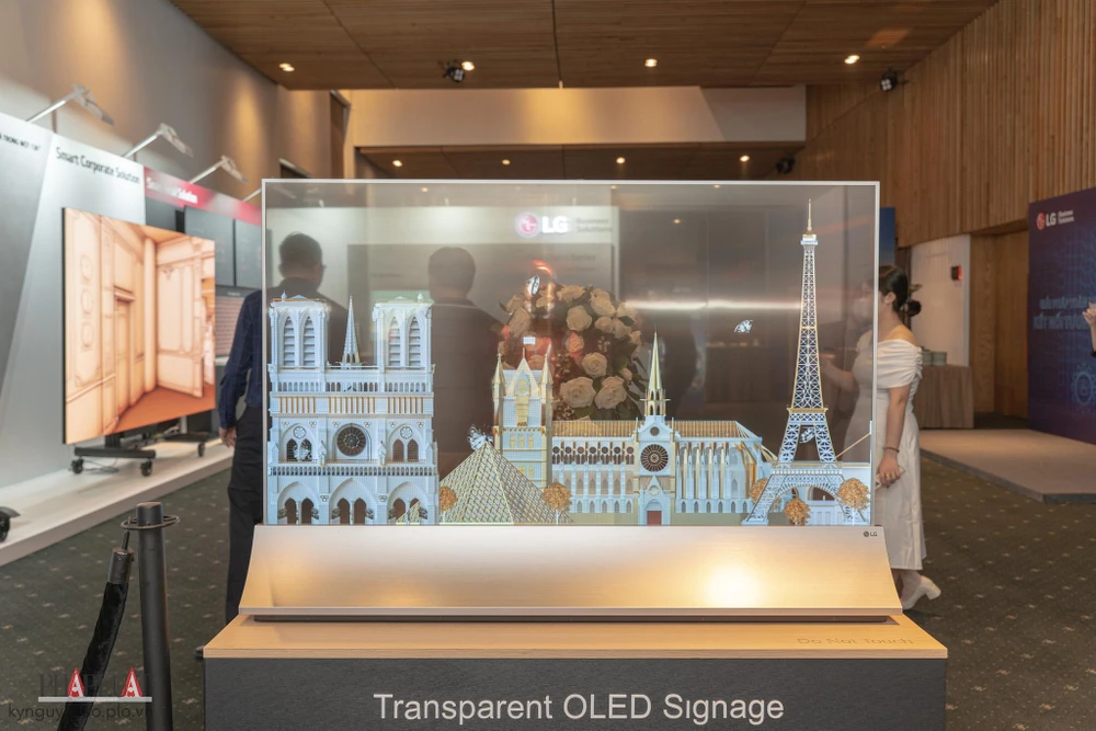 man-hinh-oled-trong-suot