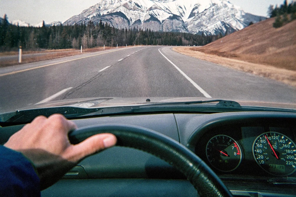 giu-tam-nhin-rong-khi-lai-xe