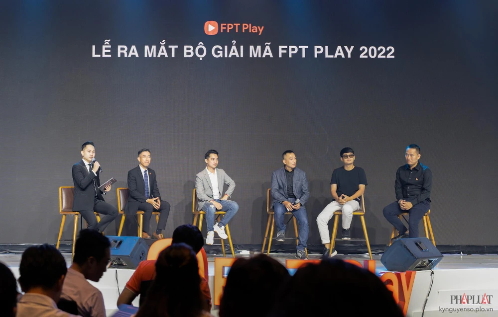 ong-hoang-viet-anh Ông Hoàng Việt Anh, Tổng Giám đốc FPT Telecom (thứ hai từ trái qua). Ảnh: TIỂU MINH