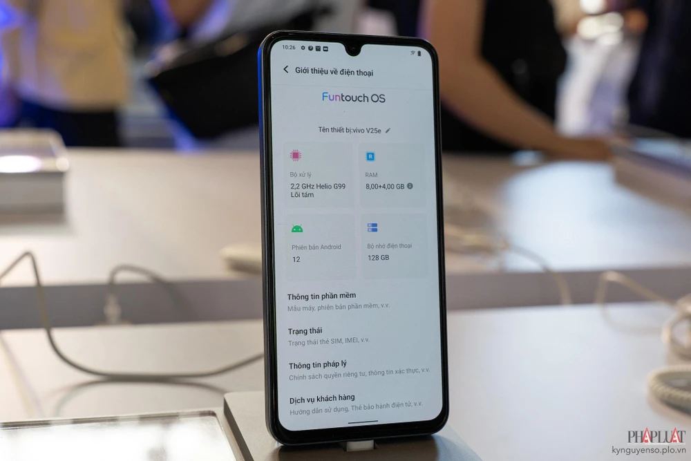 Camera selfie hỗ trợ quay video 4K. Ảnh: TIỂU MINH