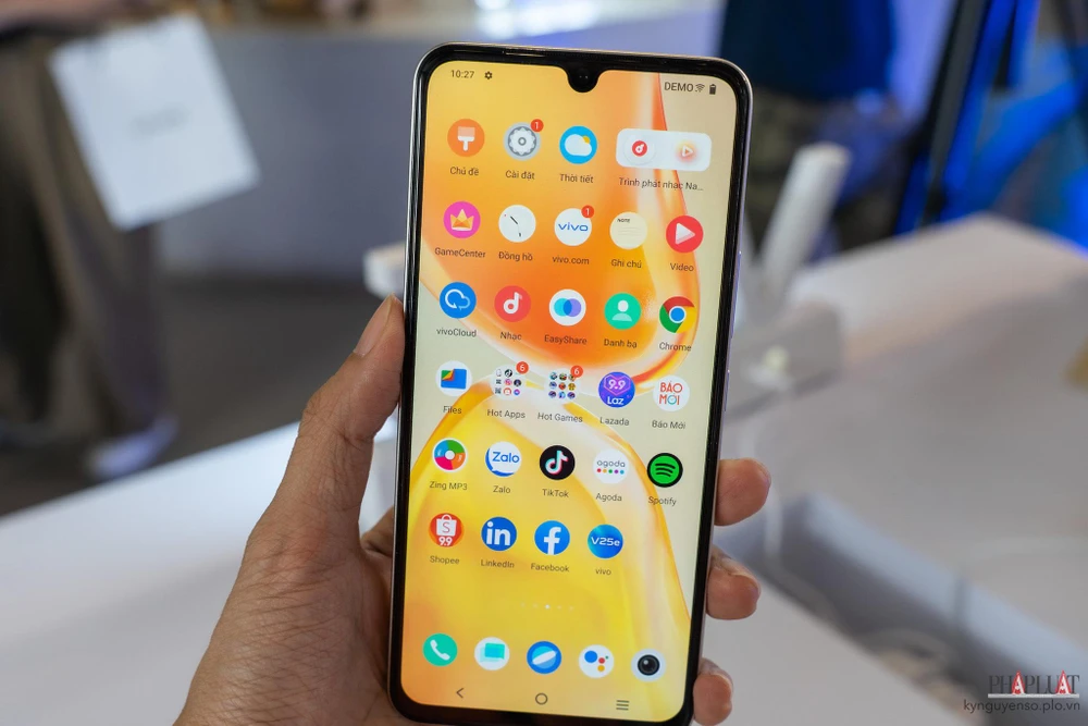 V25 series lên kệ với giá chỉ từ 8,49 triệu đồng. Ảnh: TIỂU MINH