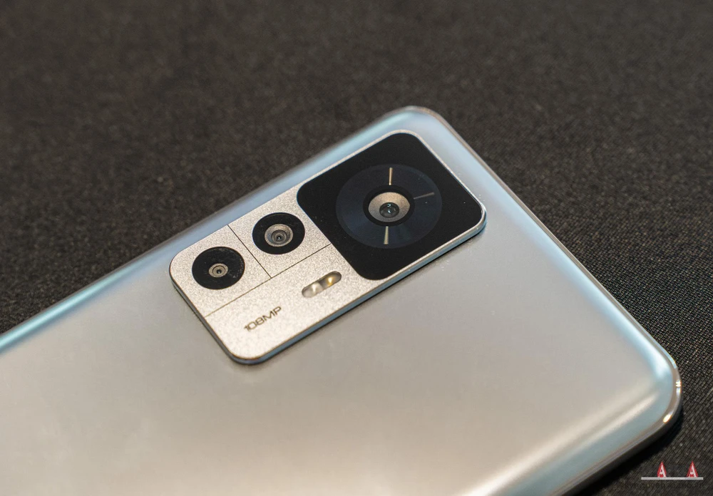 Camera 108 MP trên Xiaomi 12T. Ảnh: TIỂU MINH