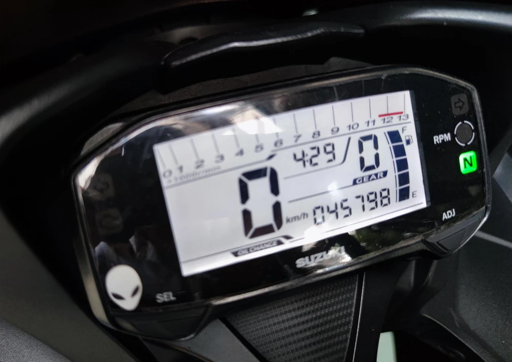 Xác định dung tích bình xăng xe để đổ và rút xăng phù hợp. Ảnh: TIỂU MINH