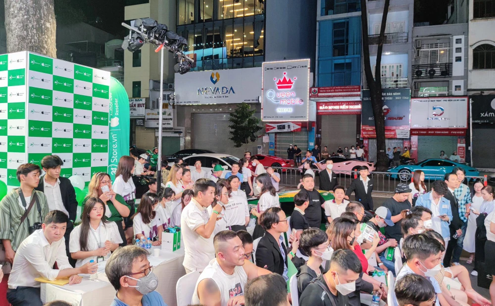 mo-ban-iphone-14-series