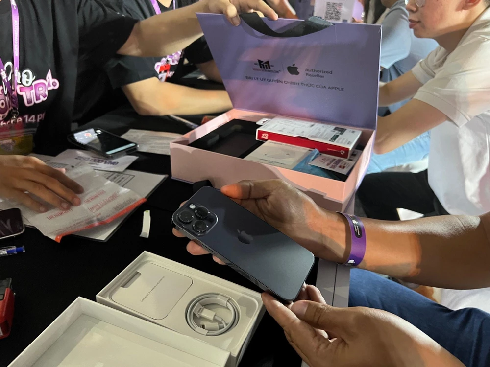 mo-ban-iphone-14-series