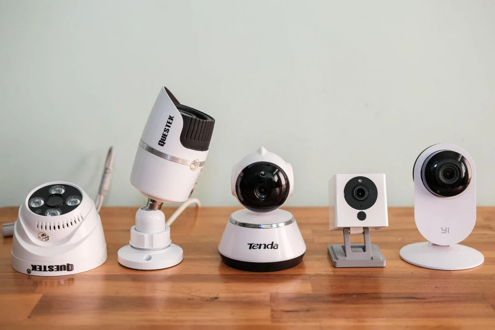 Camera quan sát là một trong những thiết bị rất dễ bị tấn công. Ảnh: TIỂU MINH