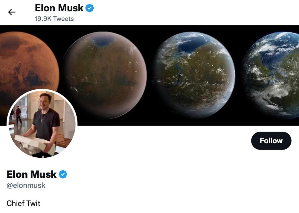 Elon Musk muốn bán gói đăng ký Twitter Blue (kèm tích xanh) với giá 19,99 USD/tháng. Ảnh: TIỂU MINH