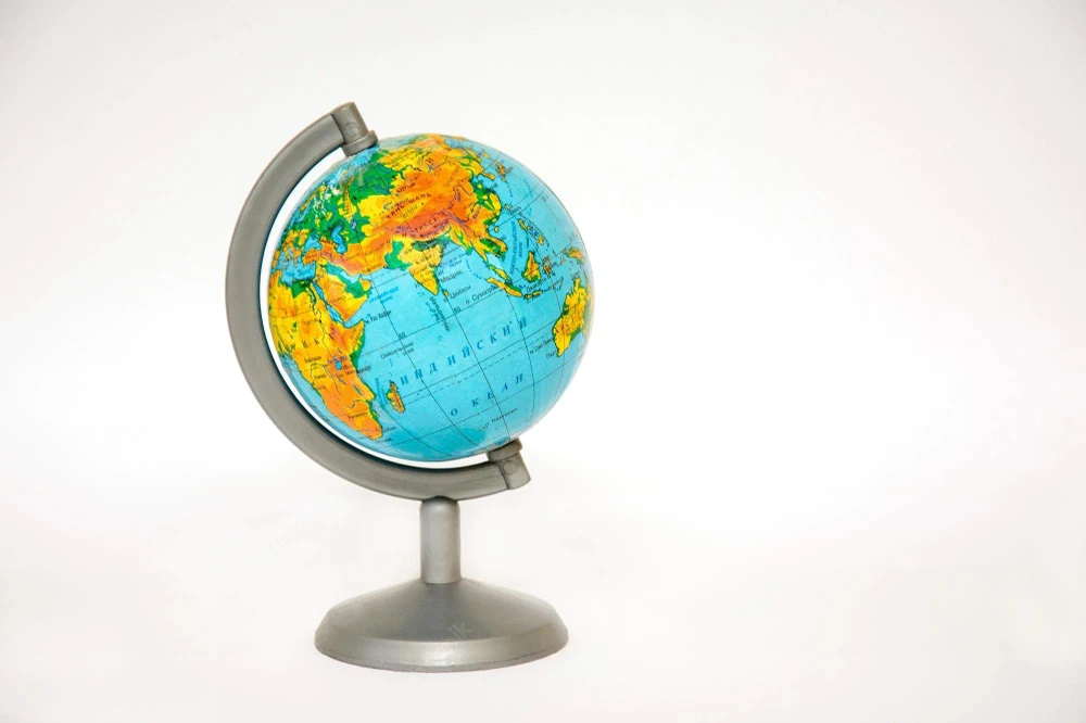 Thế giới sẽ thu nhỏ lại nhờ mạng xã hội. Ảnh minh họa