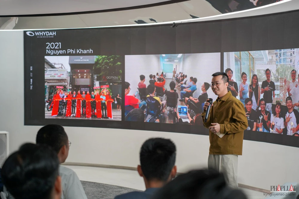 Ông Trí Phạm, Giám đốc điều hành Whydah chia sẻ tại sự kiện. Ảnh: TIỂU MINH