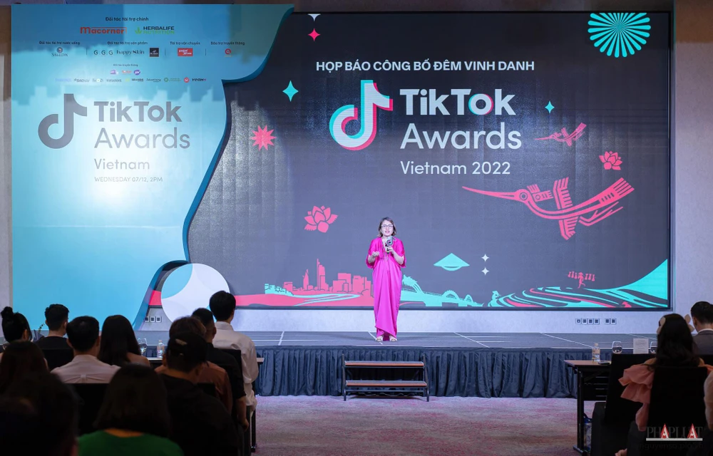 Bà Trang Nguyễn, Giám đốc Marketing, TikTok Việt Nam chia sẻ tại sự kiện. Ảnh: TIỂU MINH