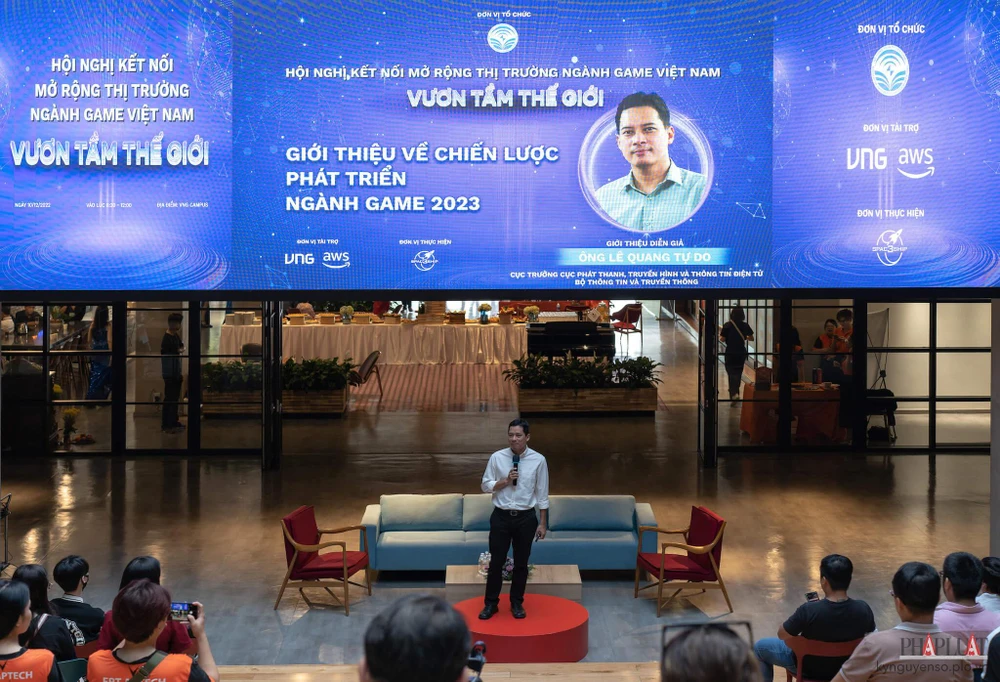 ong-le-quang-tu-do-cuc-truong-cuc-ptth-va-ttdt Ông Lê Quang Tự Do - Cục Trưởng Cục Phát thanh Truyền hình và Thông tin Điện tử chia sẻ tại sự kiện. Ảnh: TIỂU MINH