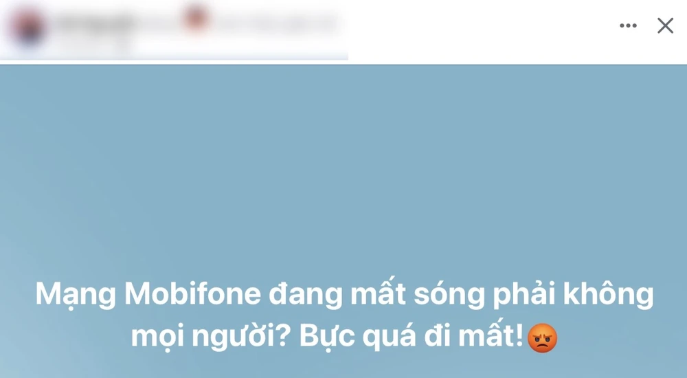 Có khá nhiều người dùng than phiền về việc MobiFone mất sóng, ảnh hưởng đến công việc. Ảnh: TIỂU MINH