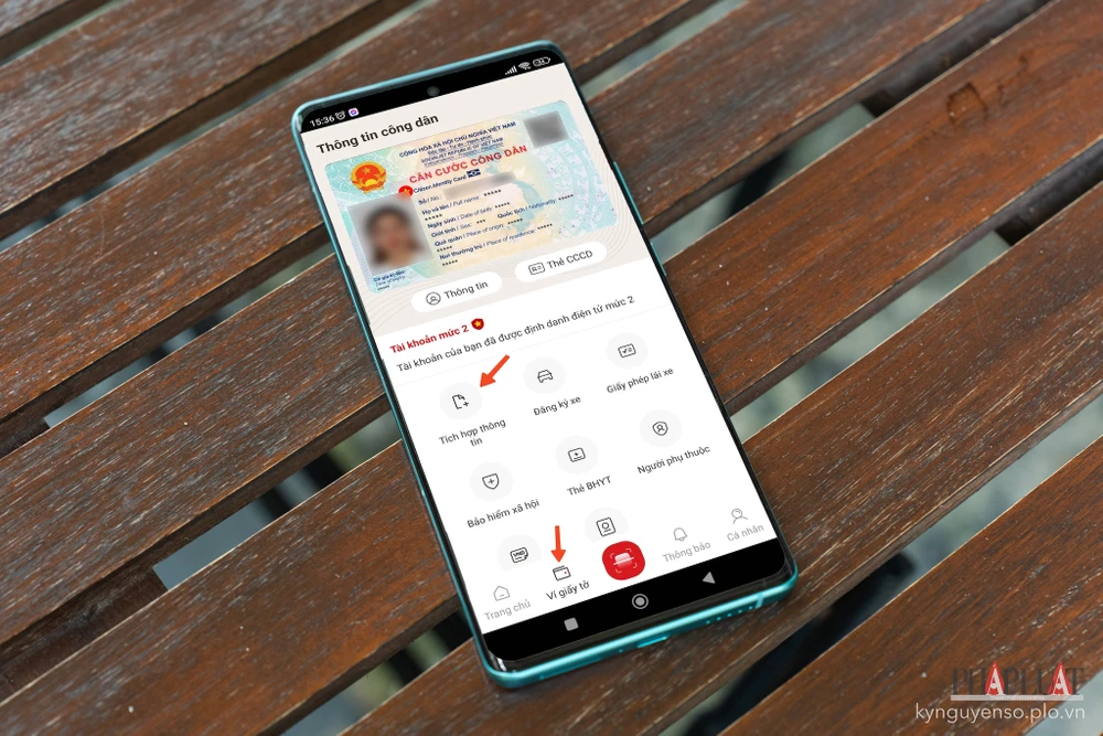 ung-dung-vneid-tren-smartphone Ứng dụng VNeID thay thế các giấy tờ bản cứng. Ảnh: MINH HOÀNG