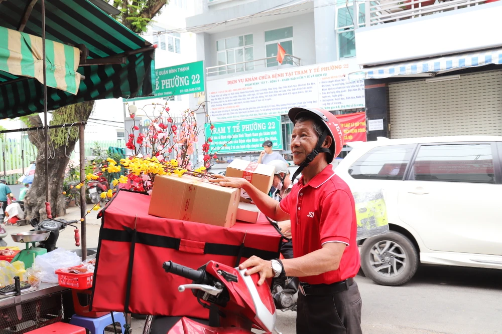 giao hàng xuyên tết