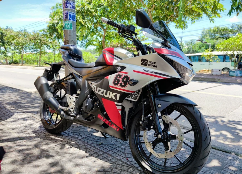 Độ pô xe máy có thể khiến bạn bị phạt. Ảnh: TIỂU MINH