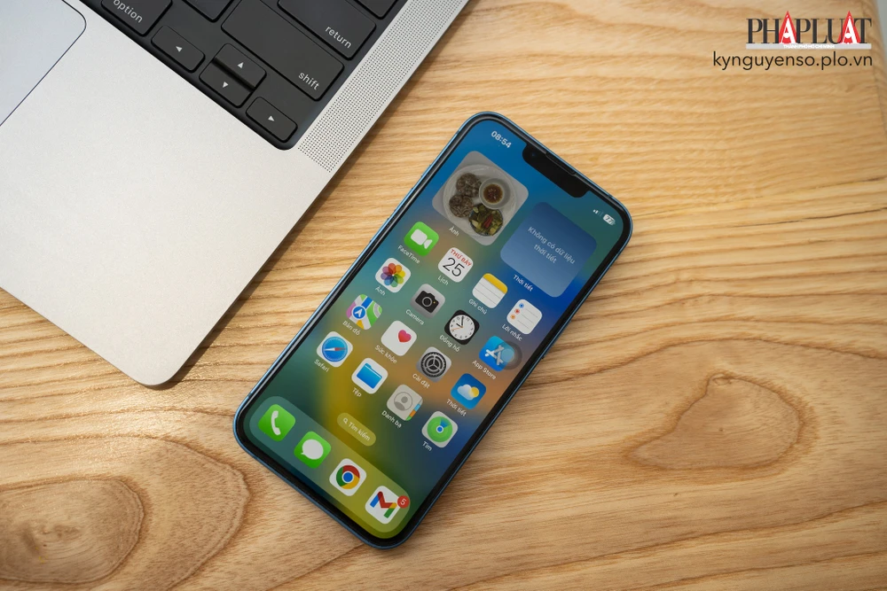 iPhone không còn là biểu tượng của sự sang chảnh. Ảnh: TIỂU MINH