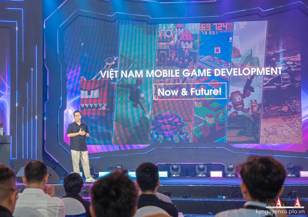 Ông Thái Thanh Liêm, CEO Topebox chia sẻ một số cách phát triển ngành công nghiệp game. Ảnh: TIỂU MINH