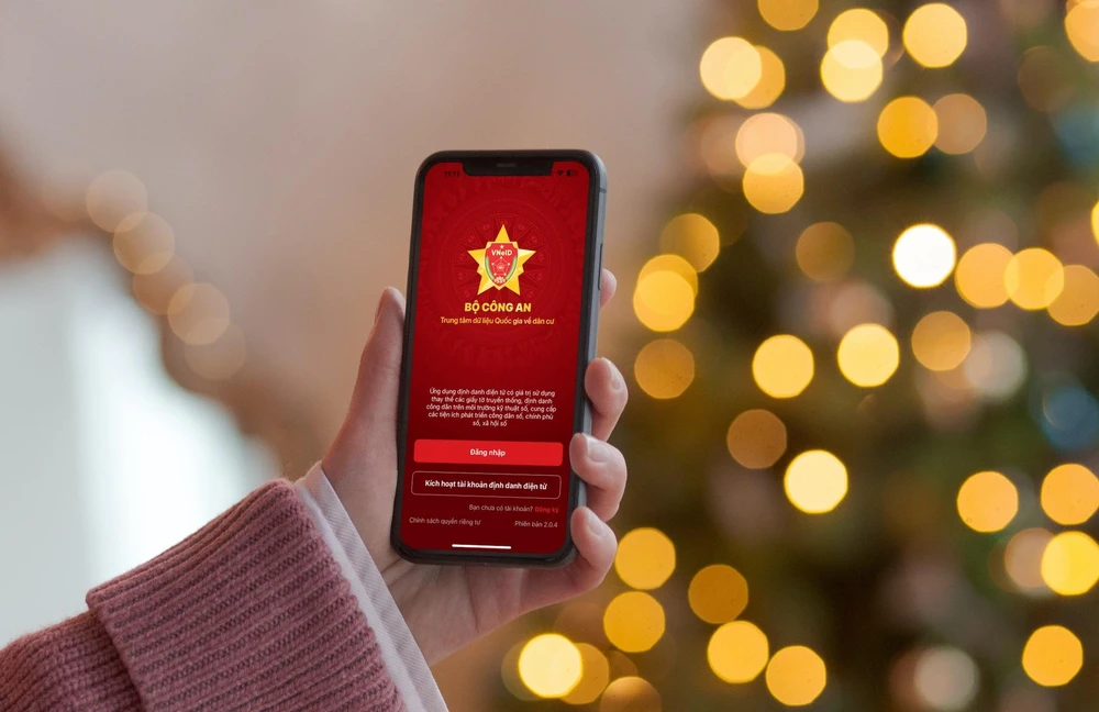 Ứng dụng VNeID thay thế các giấy tờ bản cứng. Ảnh: MINH HOÀNG