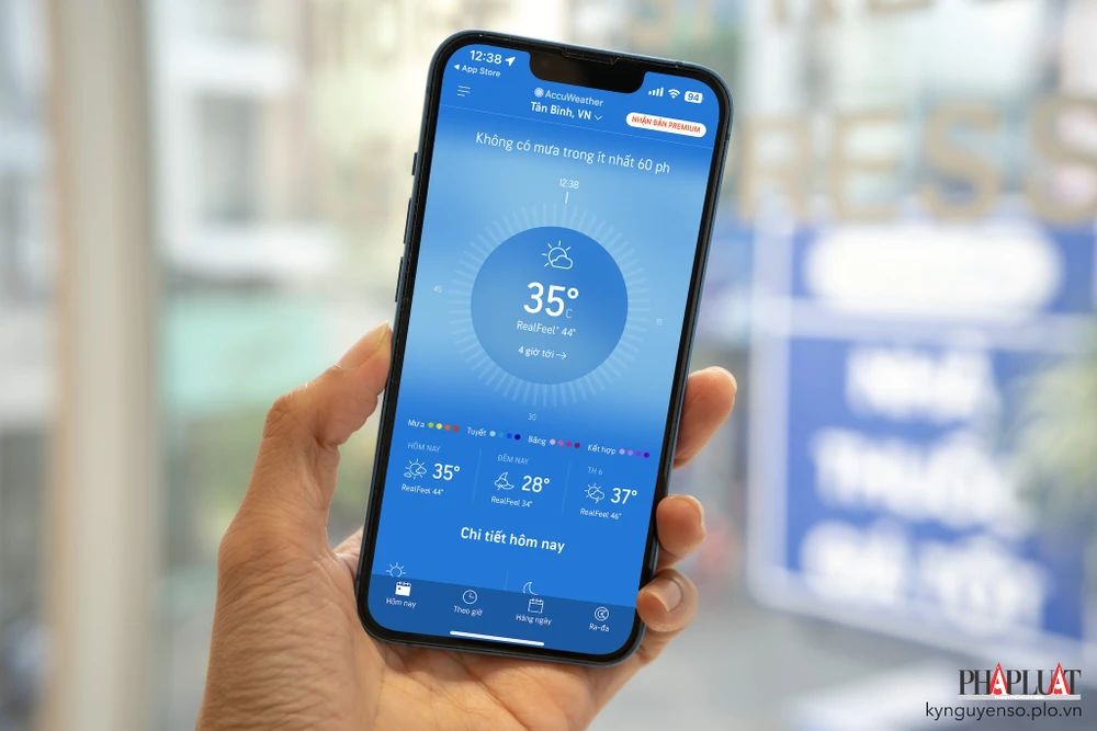 Cách nhận thông báo nắng nóng và chỉ số UV. Ảnh: TIỂU MINH