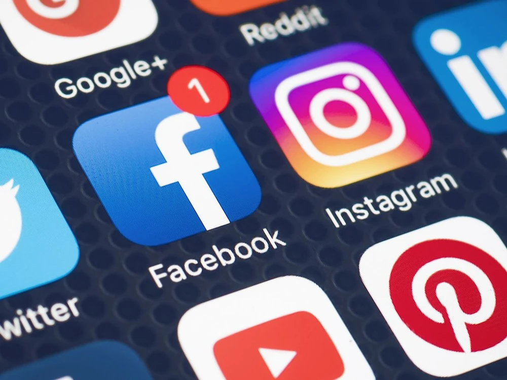 Cổ phiếu Meta (công ty mẹ của Facebook) đã giảm tới 2% sau tin tức này.