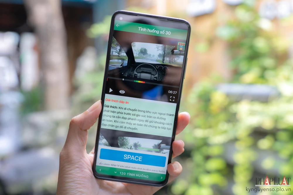 Hướng dẫn thi mô phỏng B2 tại nhà. Ảnh: MINH HOÀNG