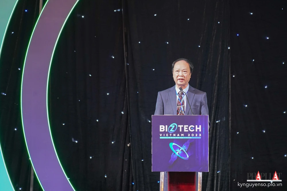 Ông Nguyễn Đình Thắng, thành viên Hội đồng sáng lập VINASA phát biểu khai mạc sự kiện. Ảnh: TIỂU MINH