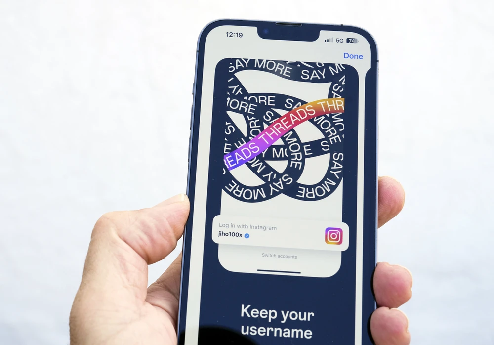 Threads cạnh tranh với twitter