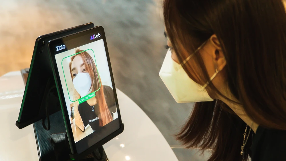 Zalo eKYC giúp ngăn chặn việc giả mạo giấy tờ. Ảnh: Zalo