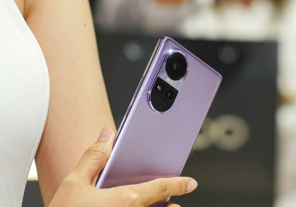 reno 10 có camera tele chân dung