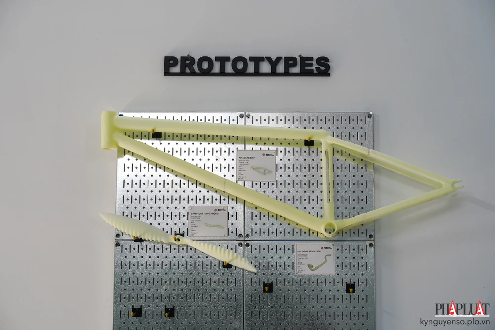 In 3D các linh kiện, phụ kiện xe đạp. Ảnh: TIỂU MINH