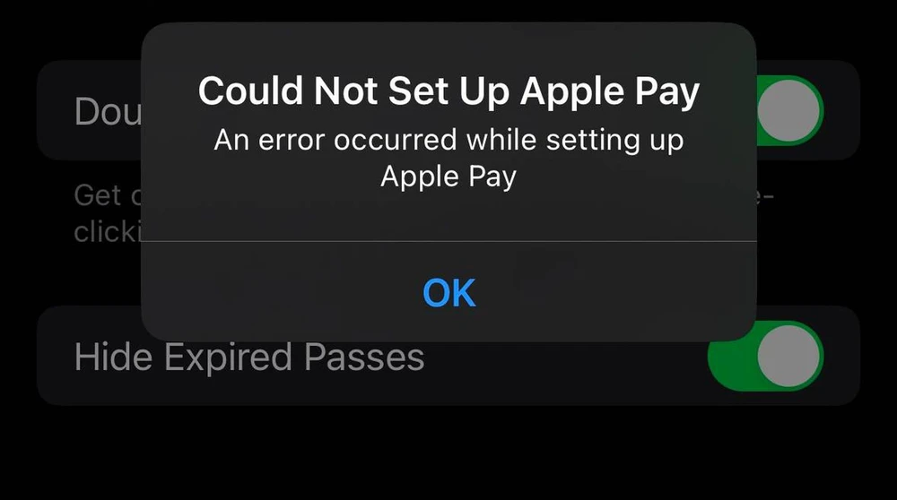Tính năng Apple Pay trên iPhone 15 bị lỗi sau khi sạc không dây. Ảnh: MacRumors