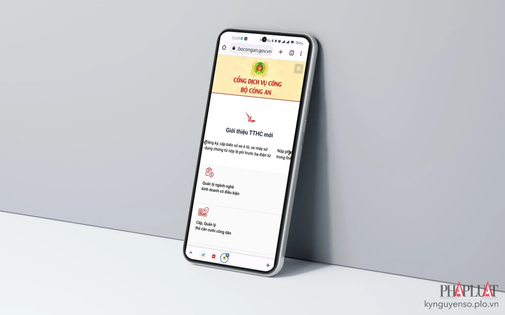 Đăng ký tài khoản trên cổng Dịch vụ công Bộ Công an. Ảnh: MINH HOÀNG