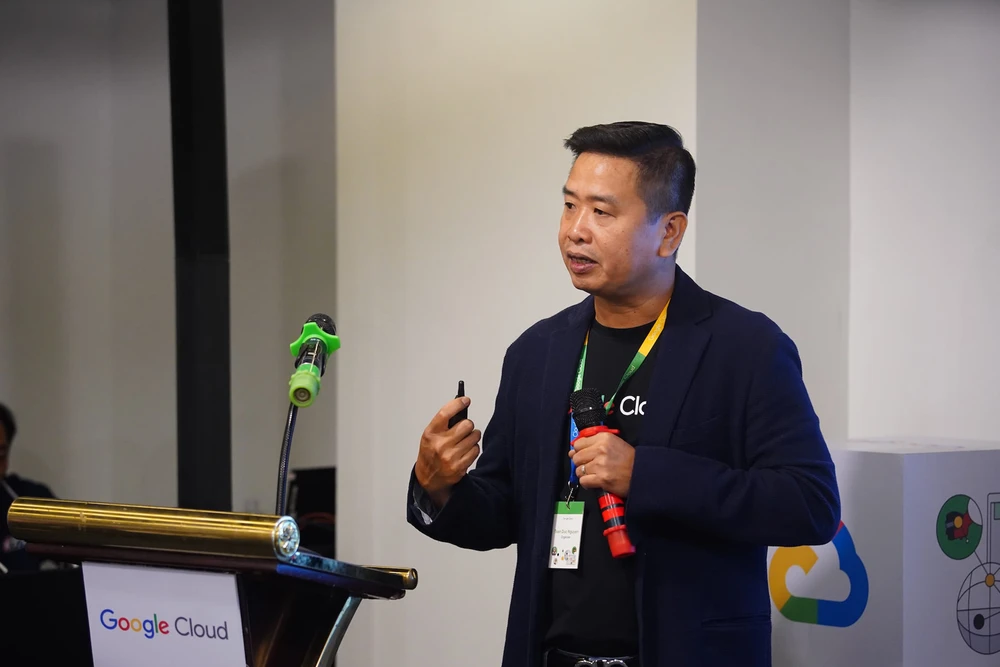 Ông Nguyễn Đức Toàn, Giám đốc điều hành Google Cloud tại Việt Nam hỗ trợ doanh nghiệp Việt phát triển AI.