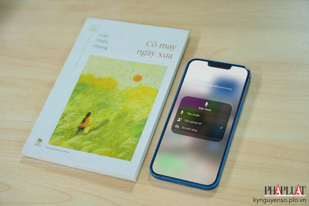 Tính năng Voice Isolation (tách giọng nói) giúp cải thiện chất lượng cuộc gọi iPhone. Ảnh: MINH HOÀNG