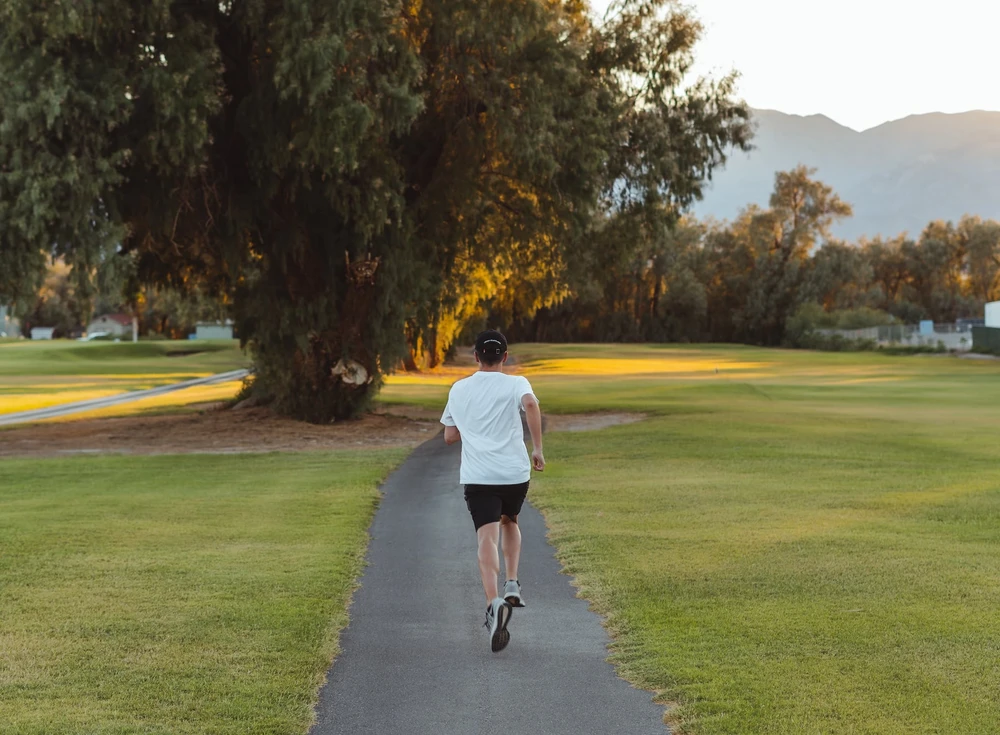 Tập thể dục mỗi ngày vài phút cũng giúp tăng cường sức khỏe. Ảnh: Pexels