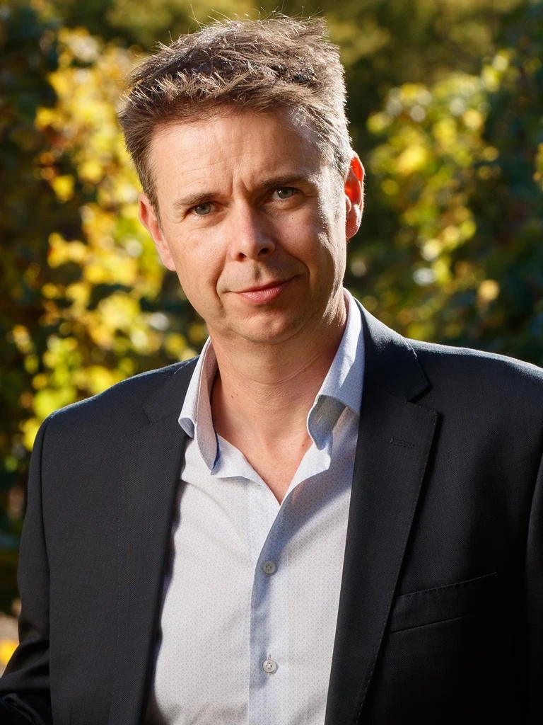 Giáo Sư Anton van den Hengel