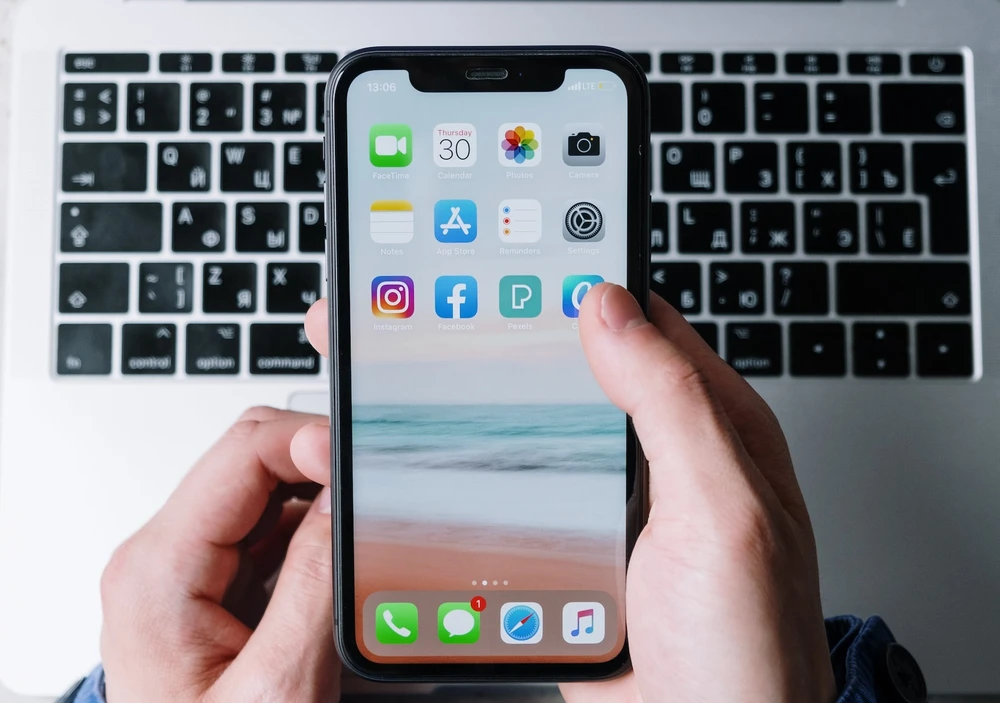 Tin công nghệ 25-12: Meta bị phạt ở Ý vì vi phạm lệnh cấm quảng cáo cờ bạc. Ảnh: Pexels