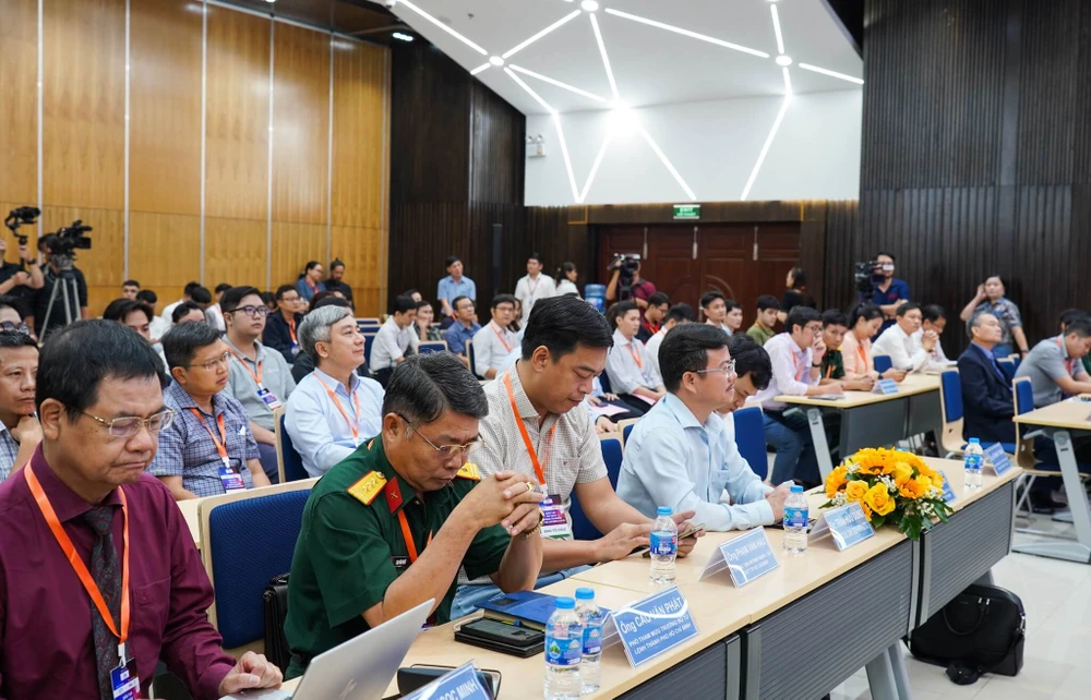 Các chuyên gia an toàn thông tin tham dự sự kiện. Ảnh: TIỂU MINH