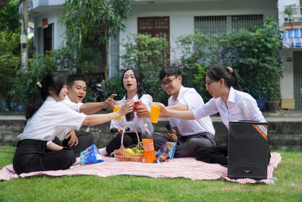 SoundMax M-23 phù hợp với các buổi dã ngoại.