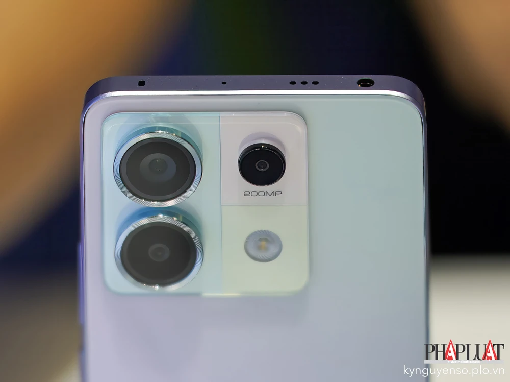 Tin công nghệ 17-1: Mặt sau của Redmi Note 13 Pro sở hữu thiết kế độc đáo. Ảnh: TIỂU MINH