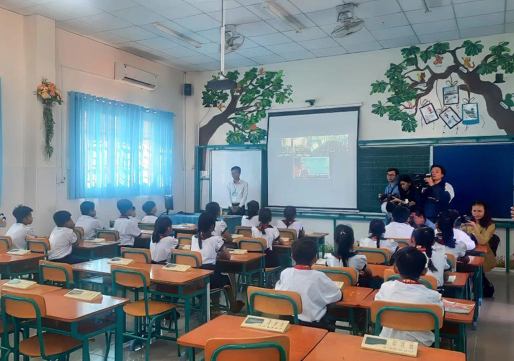 Tin công nghệ 26-1: Một lớp học số tại trường tiểu học Thạnh An (Cần Giờ).