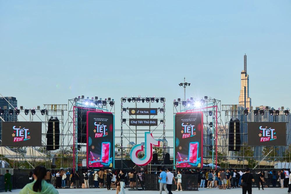 Đêm nhạc bế mạc Ngày hội mua sắm TP.HCM - Chợ Thủ Đức trực tuyến