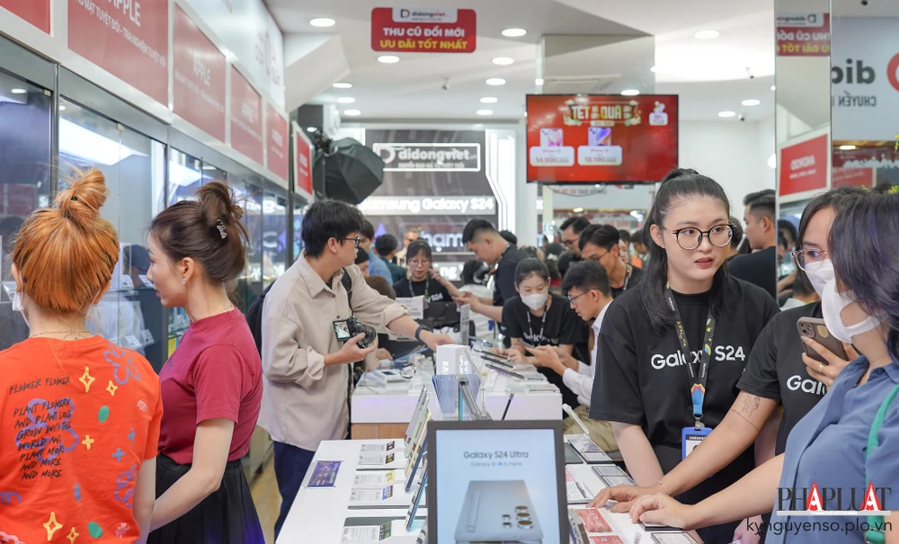 Doanh số bán điện thoại thông minh tại Việt Nam giảm so với xu hướng chung tại Đông Nam Á. Ảnh: TIỂU MINH