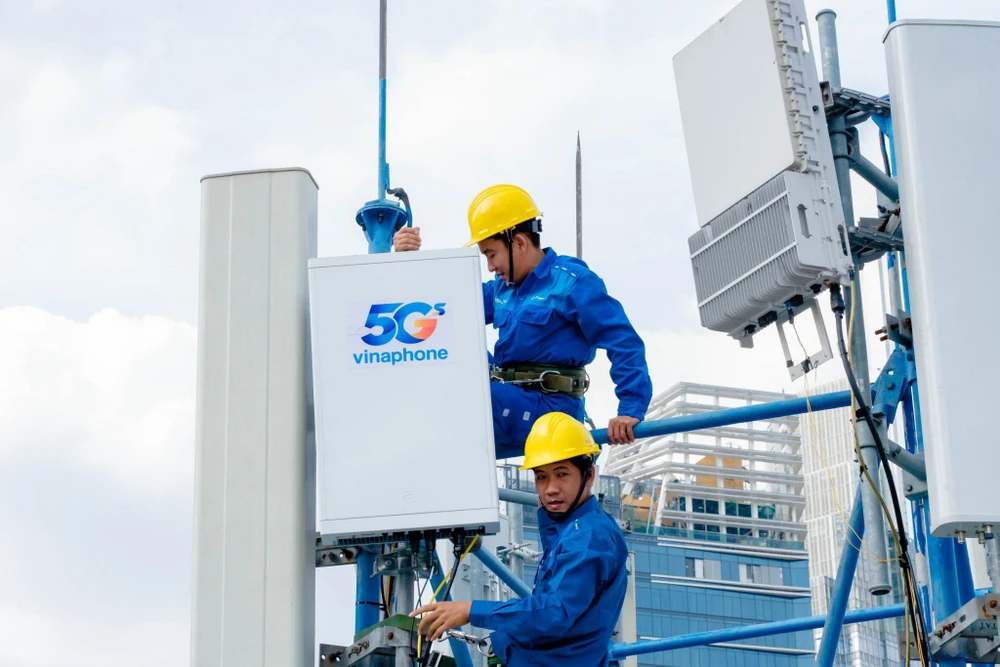 VNPT đấu giá thành công băng tần 3.700-3.800 MHz để triển khai 5G. Ảnh: VNPT