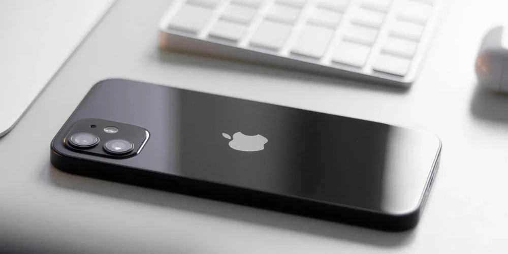 iOS 17.4 giúp tăng gấp đôi tốc độ sạc không dây trên dòng iPhone 12. Ảnh: 9to5mac